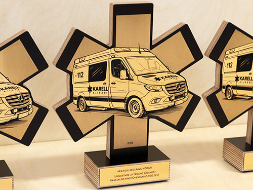 puidust karikad ja auhinnad