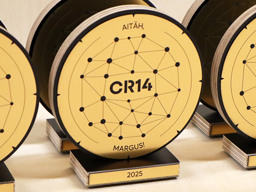 väiksed karikad ja väikesed auhinnad